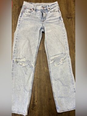 American Eagle Stovepipe Light Wash Distressed Jeans-00